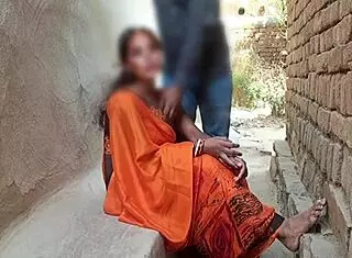 18 sal ki badi gand wali sauteli bahan ki chudai with intense anal creampie