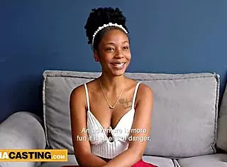 大奶18+新人激烈试镜后首拍A片