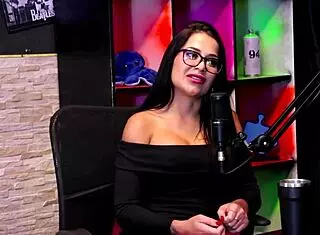 Difícil comer uma menina não teve proposta de fetiches nojentos mostrou uma posição pra fazer sexo e uma sentada from guilherme filmmaker porn watch on sheer red.