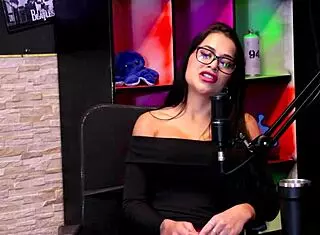 Difícil comer uma menina não teve proposta de fetiches nojentos mostrou uma posição pra fazer sexo e uma sentada from guilherme filmmaker porn watch on sheer red.