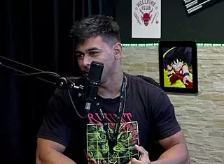 Difícil comer uma menina não teve proposta de fetiches nojentos mostrou uma posição pra fazer sexo e uma sentada from guilherme filmmaker porn watch on sheer red.