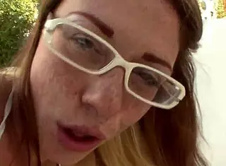 嘿你们俩美国金发妞，一起来激烈双肛交吧