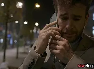 欧洲骚妹沙发前后夹击黑人中出三人行