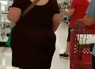 嘿店里这骚货藏着大肥臀老娘们？