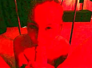 杰德·怀尔德加入WCA拍快速地牢狗爬式性交