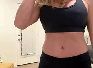 业余金发熟女大奶肌肉solo自慰秀