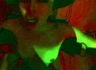 杰德·怀尔德加入WCA拍快速地牢狗爬式性交