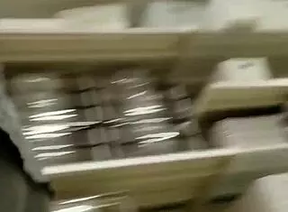 嘿店里这骚货藏着大肥臀老娘们？