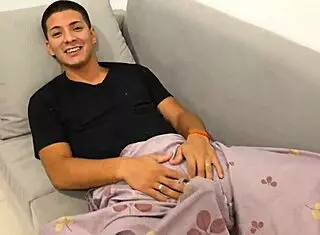 Mi Hermanastra Surprised By Huge Cock Size In Homemade Latina Blowjob