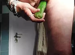 Hey oma, why are you fucking that cucumber in your granny kut?