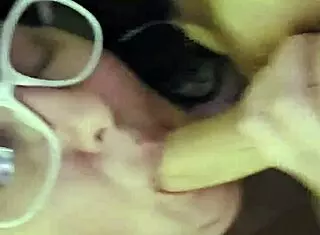 胖熟骚货自制深喉吞硬屌