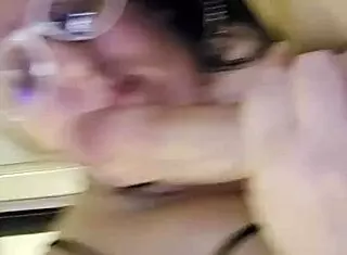 胖熟骚货自制深喉吞硬屌