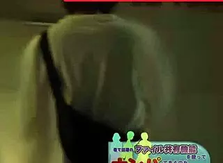 长发细腰日本女大学生内衣写真被骗中出