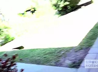 被Bryan Gozzling猛干的小90磅少女18+感觉超爽...嗯嗯啊啊