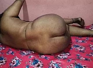 印度bhabhi虎穴被姐夫后入猛操