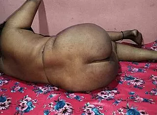 印度bhabhi虎穴被姐夫后入猛操