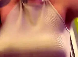 nossa não vi que a minha camisa ficou transparente com o suor qui delicia na academia