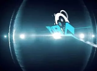 嘿，看性感艾什莉·格雷厄姆闪光浴缸自慰秀