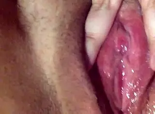 18 year old babe fingers pussy and fucks herself in solo session