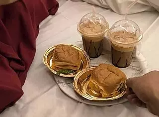 爱Oyo酒店硬核猛操深喉大奶