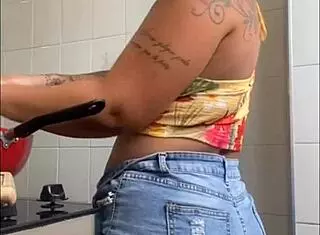 I am in the live and opened my zipper to show how much I want to give, oops