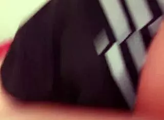 我把印尼寡妇搞得满身汗下午聊天变美式自制爆菊