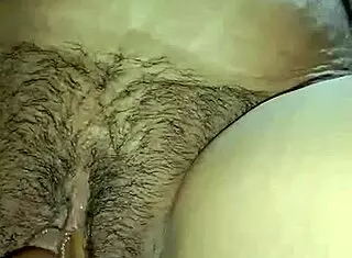 辣妹男友油光毛逼里狂抠