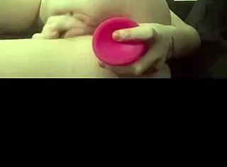 so this horny british slut girlfriend is all about that experienced solo toy play, squirting like crazy in high def webcam fun with her college vibe
