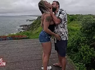 casal mattos na praia com grelona anne foda molhada gozada surpresa 🔥🍑💦