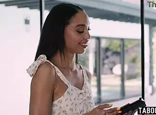 离婚黑妞Alexis Tae指奸房产经纪假屌女同舔穴