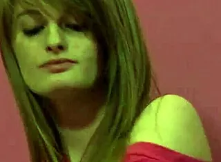 faye and georgia grind wet poons in polka dot bedroom