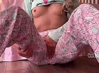 skinny 18yo teen fingers petite pussy hard till squirting orgasm small tits