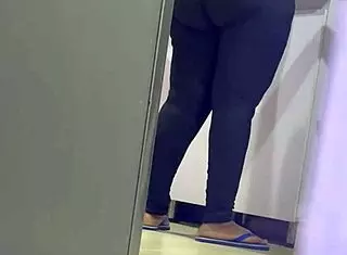 hidden cam catches housekeeper's fat bbw ass shaking in homemade peeping video