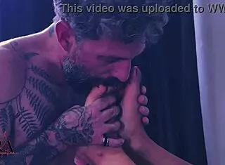 brazilian curvy latina footjob toes cum on huge clit