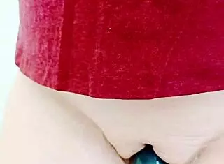 mature wife's huge shaved wet pussy lips grind and flash cameltoe