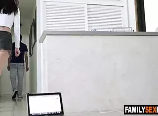 stepsis and stepbro fight turns into wild taboo fuck!!