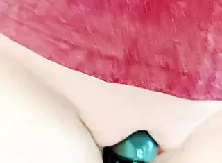 mature wife's huge shaved wet pussy lips grind and flash cameltoe