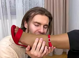 pull down my pantyhose and worship this wet boss pussy now