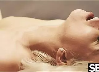 sexy blondes munch hairy pussies to squirting orgasms... yum! 👅💦