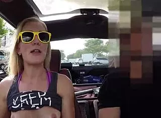 this amateur slut humps hard till she cums rough 😩💦