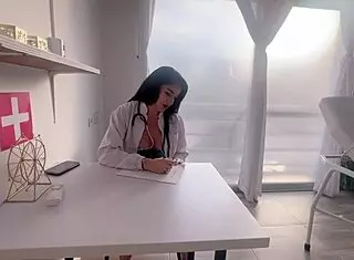 damn my roommate roxy gutierrez seduced me n took all my cum on her face 😏