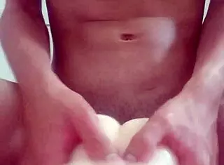 台湾肉娃娃大张腿求巨屌深内射