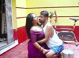 milkman pounds lonely indian housewife arshi bhabhi doggystyle in full hindi hardcore