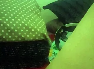 chubby mature girl fingers her wet pussy solo play