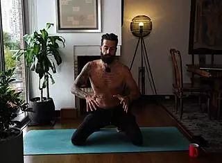 kinda messed up my hip moves in bed... now i thrust 600x better during sex with my latina wife 😩💥