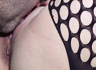 oh god lick my shaved pussy so passionate til i squirt n explode!!