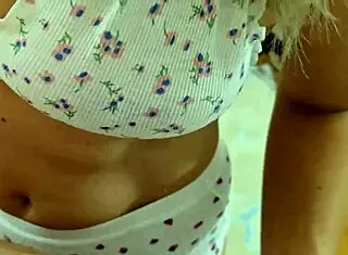 Stepsister's natural body stiffens my cock as tight pussy farts on thrust