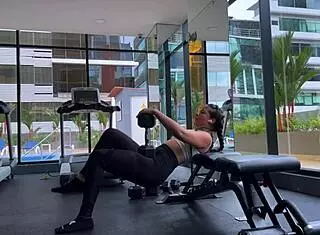 smell my diry bush n sweaty ass post gym...