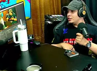 Bruna lambertini and isa moura stand show tight asses wink hot at camera what they deserve