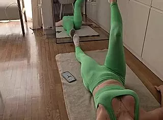 first time raw fuck with yoga teacher in tight leggings and juicy wet pussy